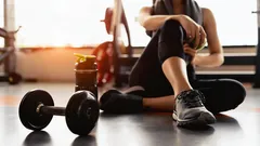 Ciało ruszy bez siłowni: 5 domowych ćwiczeń uruchomi mięśnie od pierwszej serii