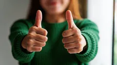 Dlaczego niektórym osobom trudno uwierzyć w komplementy: wyjaśnienie psychologów