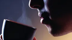 Poranek warto zaczynać nie od kawy – ekspert wyjaśnia, kiedy najlepiej ją pić