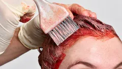 Naturalne farbowanie włosów: te 4 rośliny na zawsze zastąpią chemiczną farbę